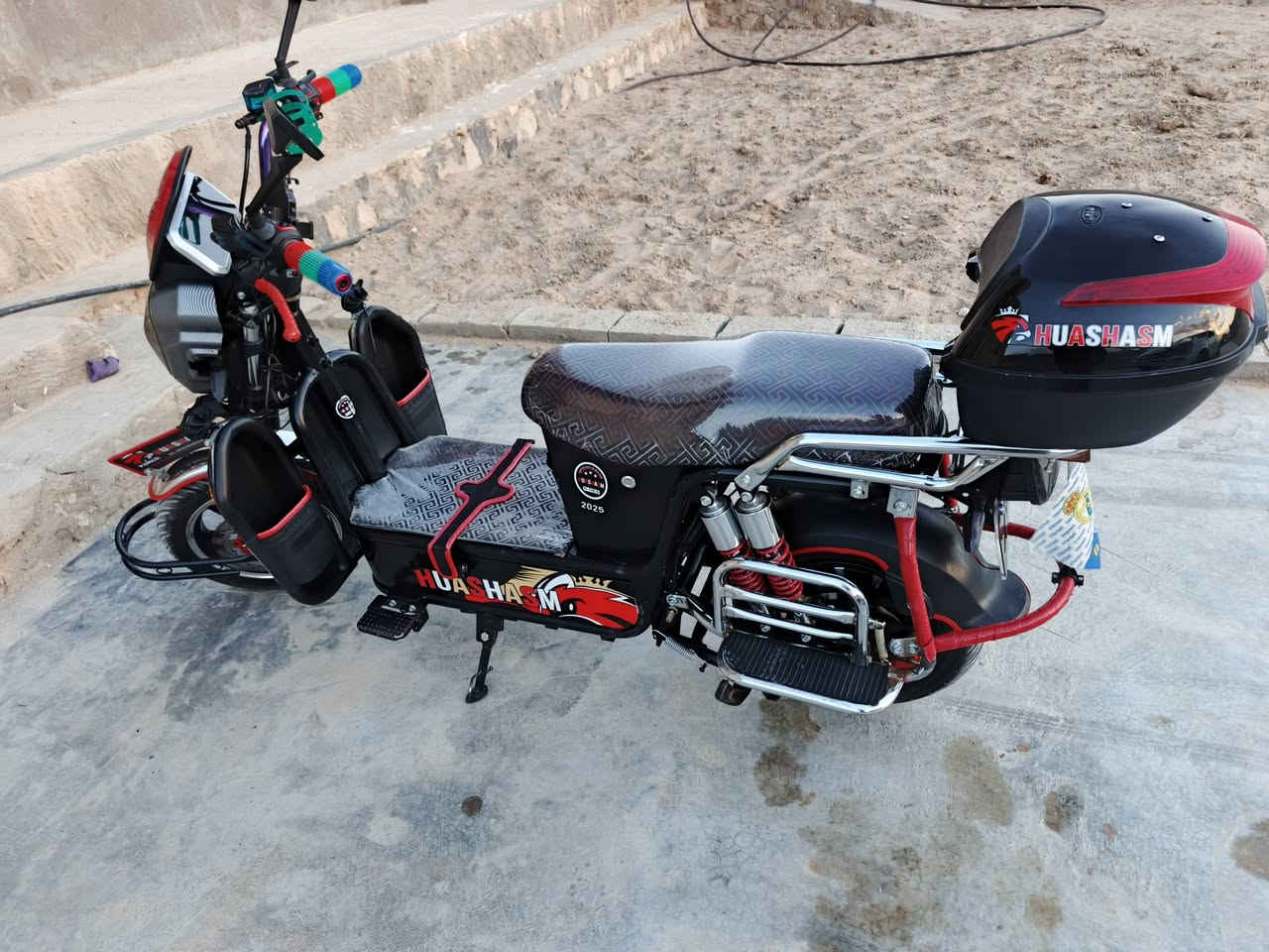 بسم الله الرحمان الرحيم اخوان دراجه موديل ٢٥ نضيفه بل كارتون بطاريات ٦ يقرن ٩ واكثر رايده ب ٦٢٥ بيه مجال قليل للاستفسار ***********
