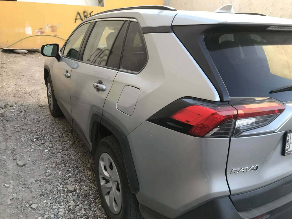 تويوتا راف فور موديل 2020 LE AWD 
ايرباك سليم ماشية ٦٠ ميل رقم اربيل بسمنا 
بيها باب تبديل بلاد نفس اللون وباب ونص جملغ صبغ بدون دواخل مواصفات شغال كشن جلد ٦ مودات قيادة مكان سيارة كركوك شراي اتصل واتس اب موجود *********** كركوك, العراق
