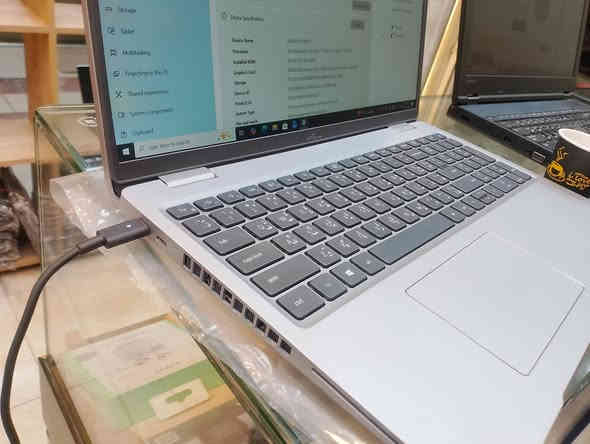 عرض خاص لدى مكتب صدف 🔥

🔥 عرض نار – Dell Precision 3561 (فئة H القوية) 🔥
💻 لابتوب محطات عمل (Workstation)
⚡ معالج Core i7 جيل 11 فئة H – أداء عالي للأعمال الثقيلة

رام 16GB

هارد 512GB SSD سريع

كرت شاشة NVIDIA 4GB مخصص

شاشة 15.6 إنج Touch (لمس)

🎯 مثالي للتصميم، المونتاج، الهندسة، والبرامج الثقيلة

📦 الملحقات ويا الجهاز:

شاحنة أصلية🔌

حقيبة💼

ماوس🖱

🚚 توصيل لكل محافظات العراق

📍 العنوان:
الموصل – المجموعة الثقافية – مجاور شركة طاقة

📞 للحجز والاستفسار راسلونا بسرعة، الكمية محدودة
***********
ملاحظة صور الجهاز حقيقية👌
