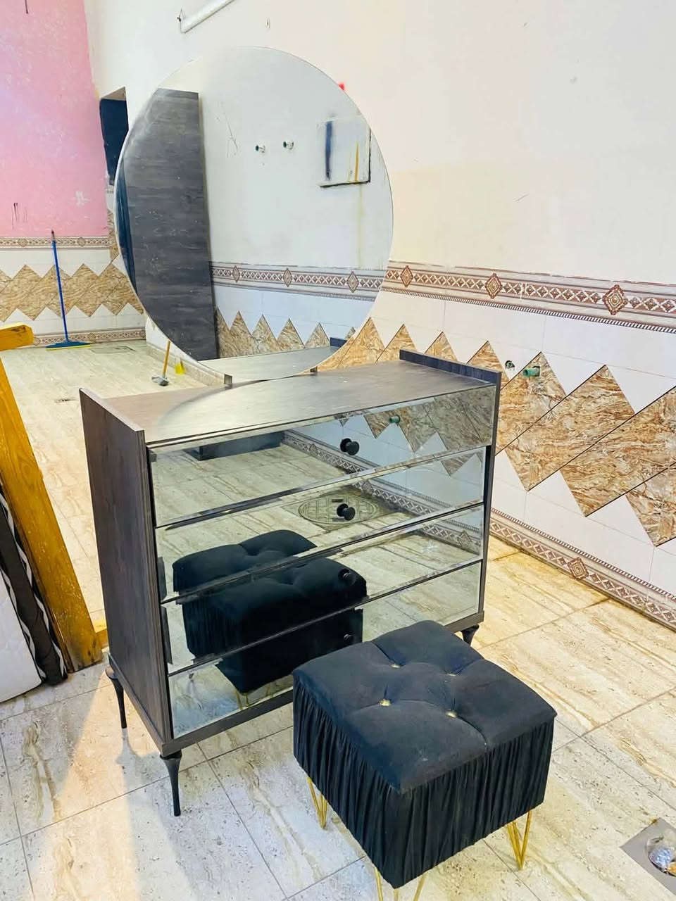 غرفه ماركه مودرن حديث 😍موديل زاويا 9قطع اناره داخل الكنتور نظافه 95 واصل شد او نقل


**إذا كنت صاحب هذا الإعلان وتريد حذفه لأي سبب، رجاءا أرسل رسالة إلى الدعم الفني**