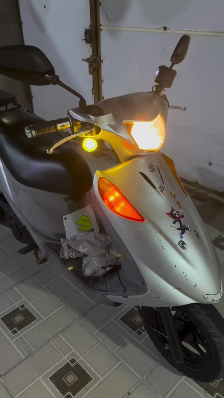 سلام عليكم دراجة لبيع جاهزة مابيهة نقس كلشي  سعر ٤٥٠ مكان كوت داموك الضباط رقم ***********
