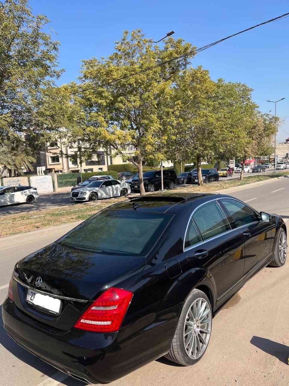 Mercedes S 350  خليجي 
فول مواصفات للاخير 
اللون اسود 
رقم اربيل الجديد باسمي  
موديل 2012  اصل تكمة وسنوية 
وارد خليجي
 ماشيه 125 الف كيلو حقيقي فقط
السعر 265 وبيها مجال بسيط 
السيارة بلادية بدون قطره صبغ 
فقط دعاميات 

السيارة مناقصهة ايشي

المواصفات

بنوراما فتحتين
جكات
كشنات كهرباء
كشنات تدفئه + تبريد
تجاوي كهرباء
كشنات جلد
شاشة
حساسات امامية + خلفيه ابواب شفط
جنطة شفط كهرباء
تبريد قطعتين
تحكم ستيرن جهتين
شفتات ستيرن
ماوس
موبايل
صاجات
لايت زنون
زراك لايت
لد امامي
بك لايت لد
اشاير بالمري
ملاحضه : باب الخلف السكن بي برغي مفتوح فقط
 سياره جديده بمعنى الكلمه 
رقمي ***********
مكانها بغداد / المنصور بغداد, العراق
