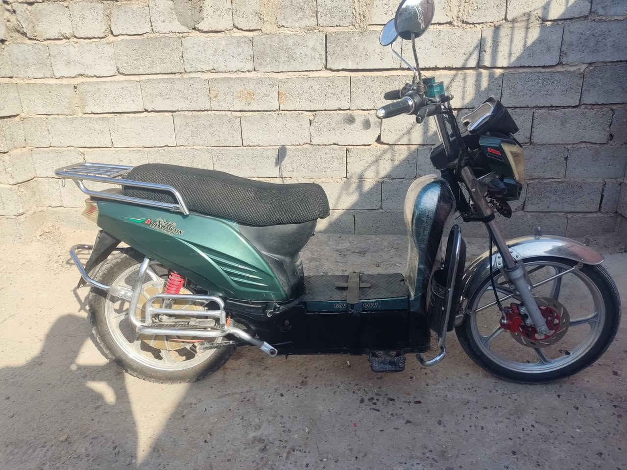السلام عليكم موطور شحن للبيع شغال ما بي اي عطل بطاريات يقرن 10 على الفحص سعر 350 وبي مجال رقم هاتف ***********
