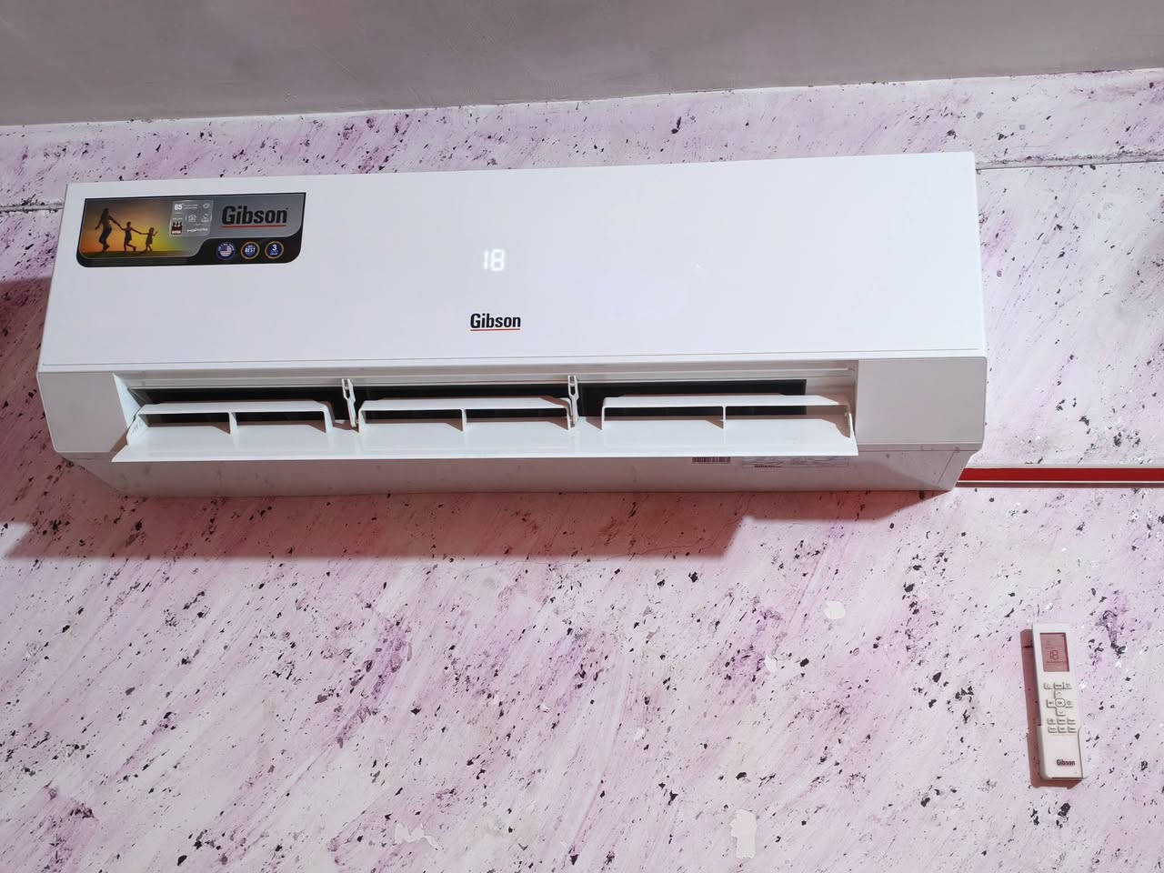 سبلت جبسون برو الامريكي شركه معروفه نضافه 100% صارله موسمين يشتغل تبريد يخبل واسئل عل جبسون وتعرف مواصفاته سعره 650 بي مجال كلش قليل مكاني ديوانيه مركز *********** واتساب
