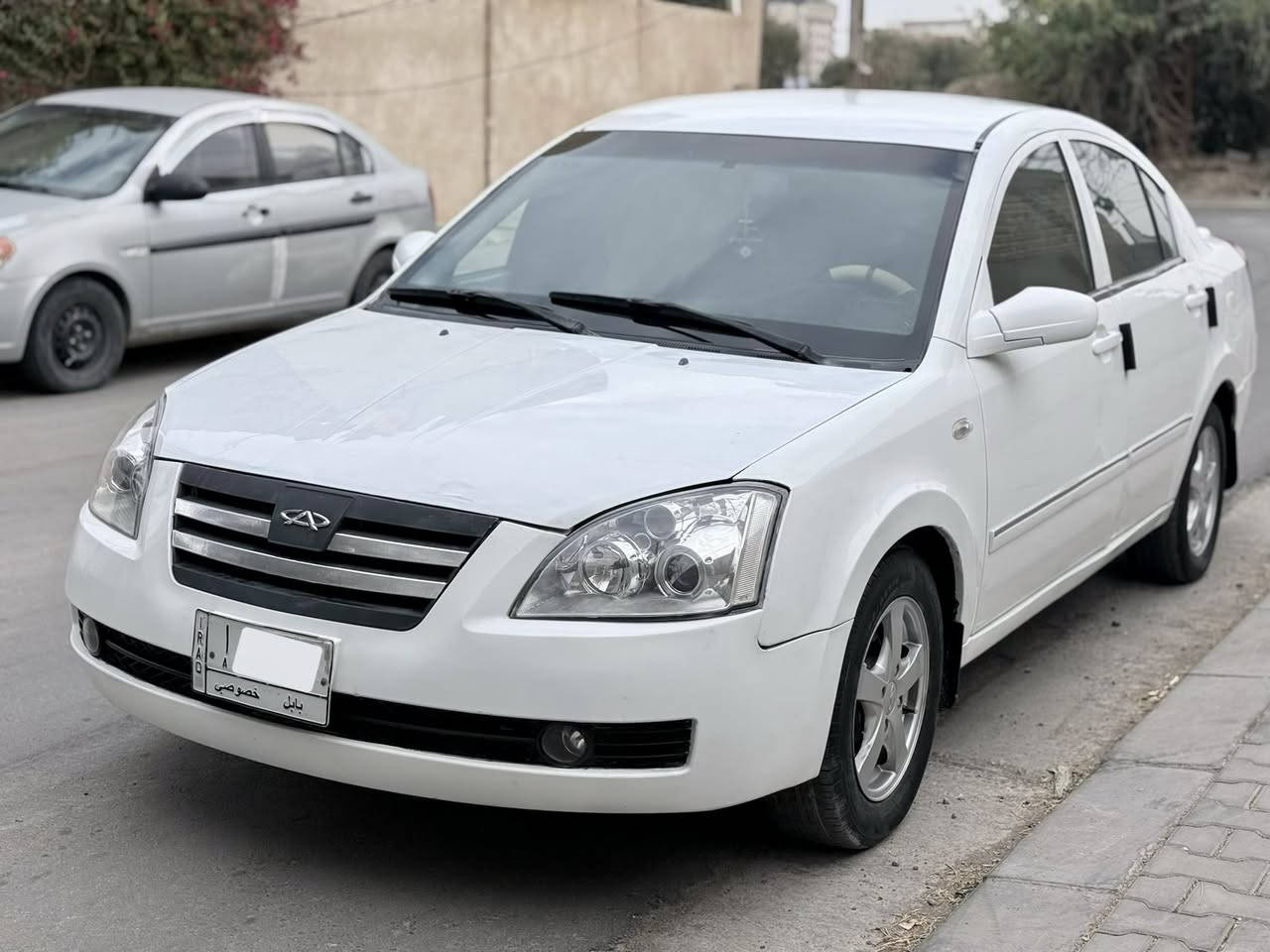 سيارتي للبيع شيري اي فايف ٢٠١١ رقم بابل اهم شي عندي من تاخذها تداورها
السيارة مكفولة من مكينة وكير  جدد وحدادة وتخم تاير كلشي بيها جديد ترايها يونس من كد مانظيفة وداخلها نظيف ابد مامتعوبة
بيها تكحيل مكان تنكيد خياسات بسيط 
*********** سعر ٥٠ بالنسبة بهاي النظافة وعلة الاسعار الشفتها سعرها جدا مناسب
