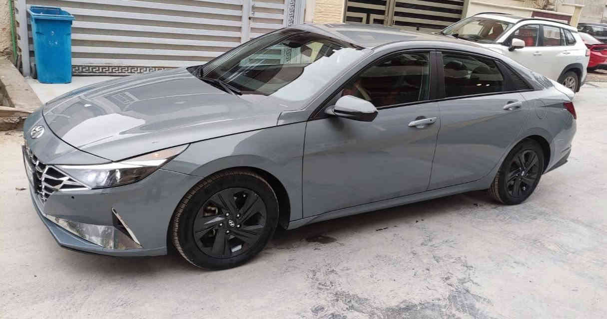 النترا موديل 2021  لون اسمنتي 
وارد كندي  فول حلوة مواصفات 
حادث جاملغ امامي بدون صبغ ونهاية الباب 
الي من جهة يمين السائق شبرين صبغ وقبغ
 الصندوق الي تحت الإضاءة الخلفية مصبوغ
 كير محرك صدر مكفول عداد 
السيارة 57 صورة الحادث غير متوفرة الي يريد
 يأخذها السونار مواصفات السيارة بصمة تشغيل عن بعد
 كشنات تدفئة سترين تدفئة ترحيب تحديد مسار رقم اربيل
 سنوية باسمي صلاحية السنوية 2027 للمعلومات
 *********** ابو فهد/ عنواني بغداد زيونة
