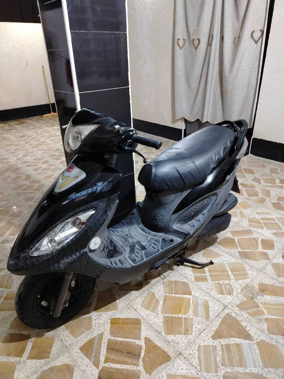 دراجه كامكو مكفوله مصارلهه كم شهر من اخذتها بس محتاج واريد ابيع  ***********
