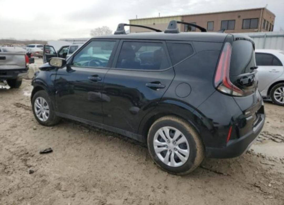 � كيا سول 2025 – فئة LX 🚘
🔹***********
🔹السعر:136$ وبيه مجال
🔹 تبديل بنيد الباقي مكفول 
🔹ماشيه3الف 
🔹 المحرك: 2.000 دوش
🔹 شاشة 8 إنج تعمل باللمس
🔹 دعم Apple CarPlay & Android Auto
🔹 كاميرا خلفية للرؤية 
🔹 بلوتوث + USB + نظام صوت مميز
🔹 مثبت سرعة (Cruise Control)
🔹 مقاعد قماش مريحة
