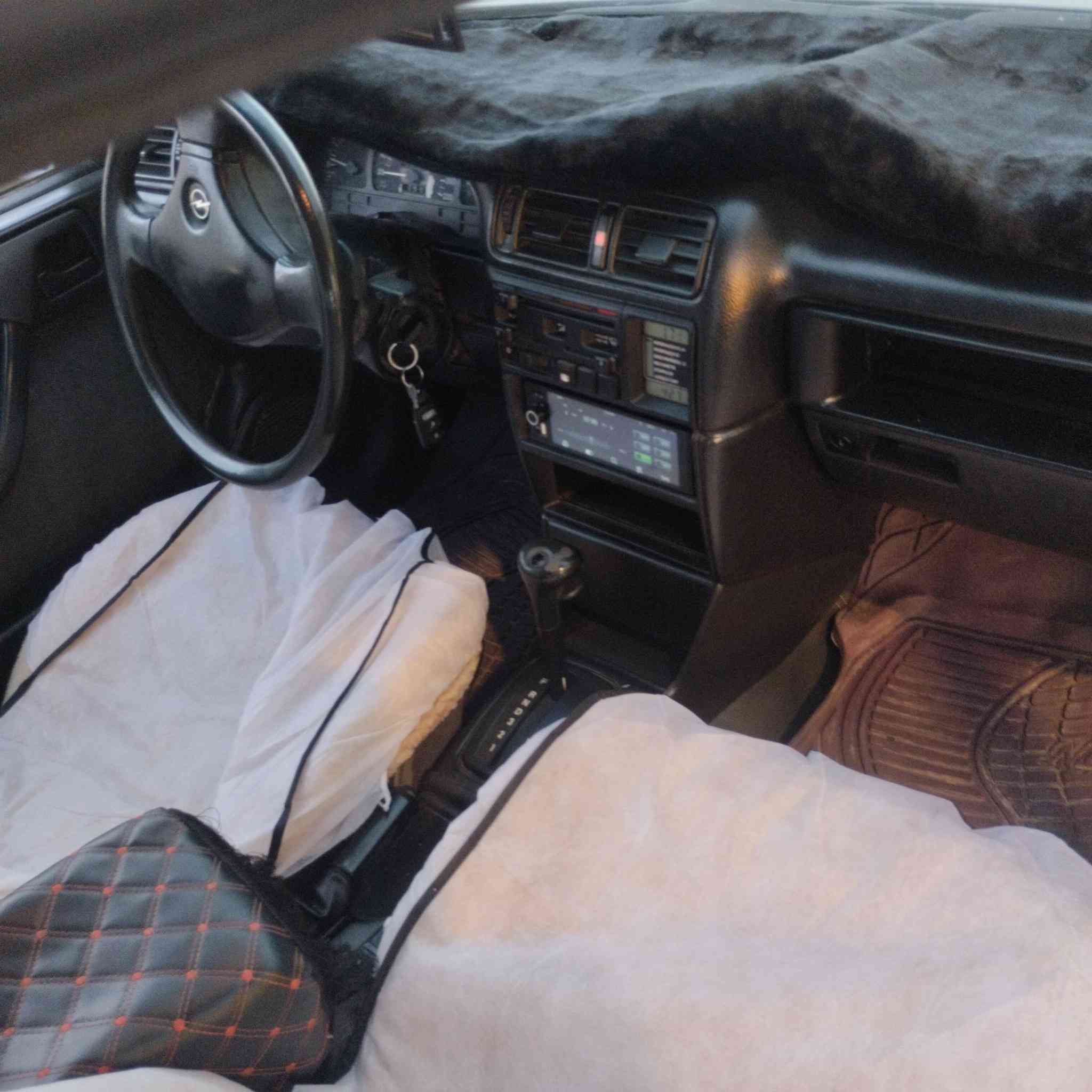 للبيع  حجم 20/ گير اوتو 4 جام كهربائي سنتر لوكبدون حادث بدودن خياس. رقم اربيل سنويه منتهي بي كابون بانزين شرط تحويل ثاني يوم. تفاصيل اكثر اتصل وتدلل مكان كركوك ،،وتساب *********** سعر قفل 40
