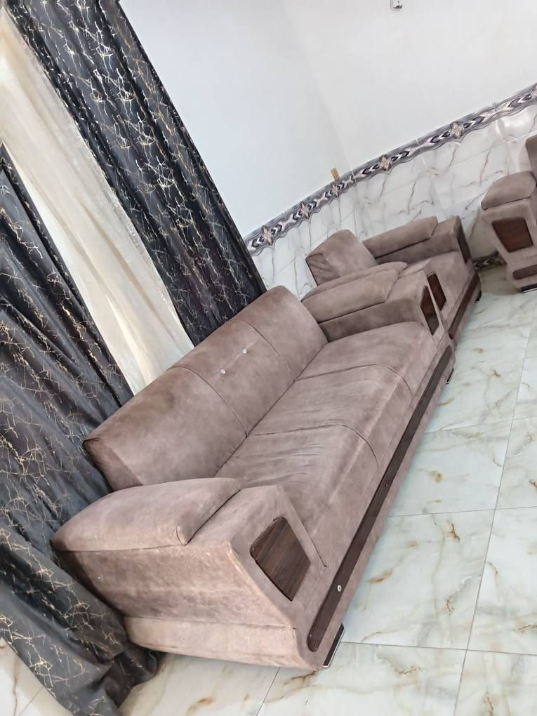 تخم تسكام مابي كسر او نازل مثل صورة ١٠ نفرات خمس قطع العنوان نجف استفسار خاص او اتصال *********** النجف, العراق
