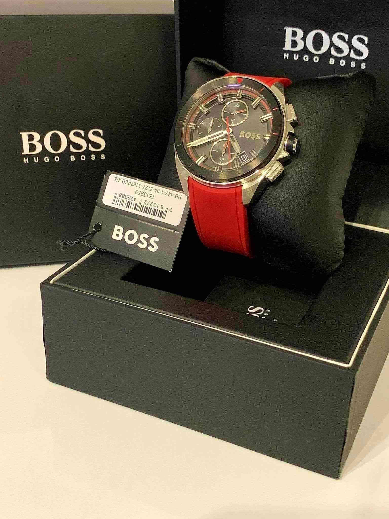 السلام عليكم.......
ساعة BOSS براند الماني بطارية مكينة ياباني 
نافذة للعرض التاريخ 
سناتر شغالة 
القطر ٤٣.٥
مقاوم للماء ٥٠م 
سنتر ثواني ثانوي 
نظام ٢٤ساعة 
طوق دوار 
سير ربر مطاط معلم 
جديد غير مستعمل مع العلبة الاصلية وبطاقة الضمان 
السعر ١٠٠الف 
يوجد توصيل ***********
