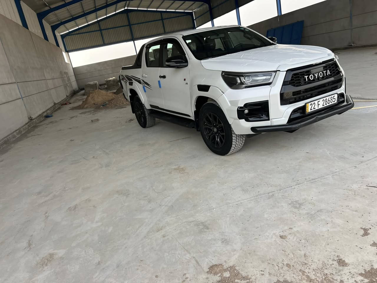 السلام عليكم هايلوكسGR 2023 رقم اربيل سنويه ورقم جديد سياره جاهزه عل وضع الشركه فول مواصفات كويتي ماشيه 90 صارت بيهه طخه نصبغ ربع البنيد والجاملغ بارد بدون فتح وبدون دواخل السعر 365 وبيهه مجال مكان السياره واسط رجاء مكلف بلنشر الشراي يتصل عل الرقم ‭0789 162 3844‬
