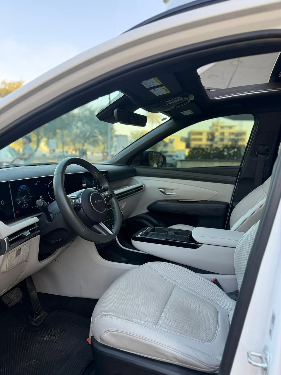 السلام عليكم للبيع توسان 2025 للمتد فول
شاشه جبيره تحكم استيران كامره دوره بصمه 
جلد كشن كهرباء صندوق كهرباء حره بدون رقم
العنوان بغداد زعفرانيه ، الرقم *********** 
السعر 183 وبيه مجال
