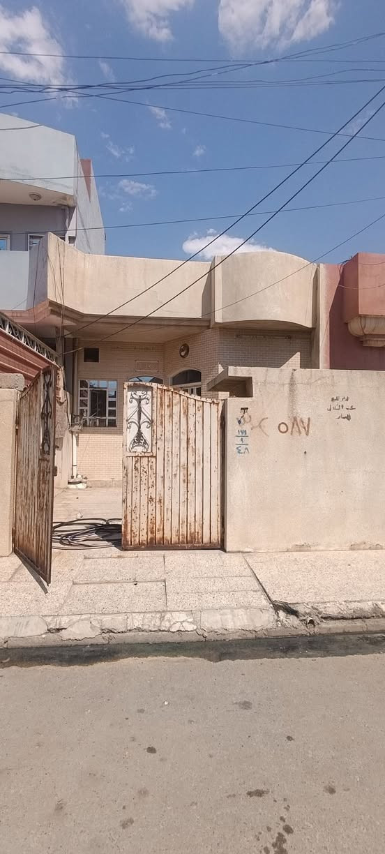 للايجار للايجار
الموقع حي الانتصار شارع 30 قرب جامع العزيز 
بدل الايجار 200 قفلو 
للتوصل والاستفسار الاتصال 
***********
***********
