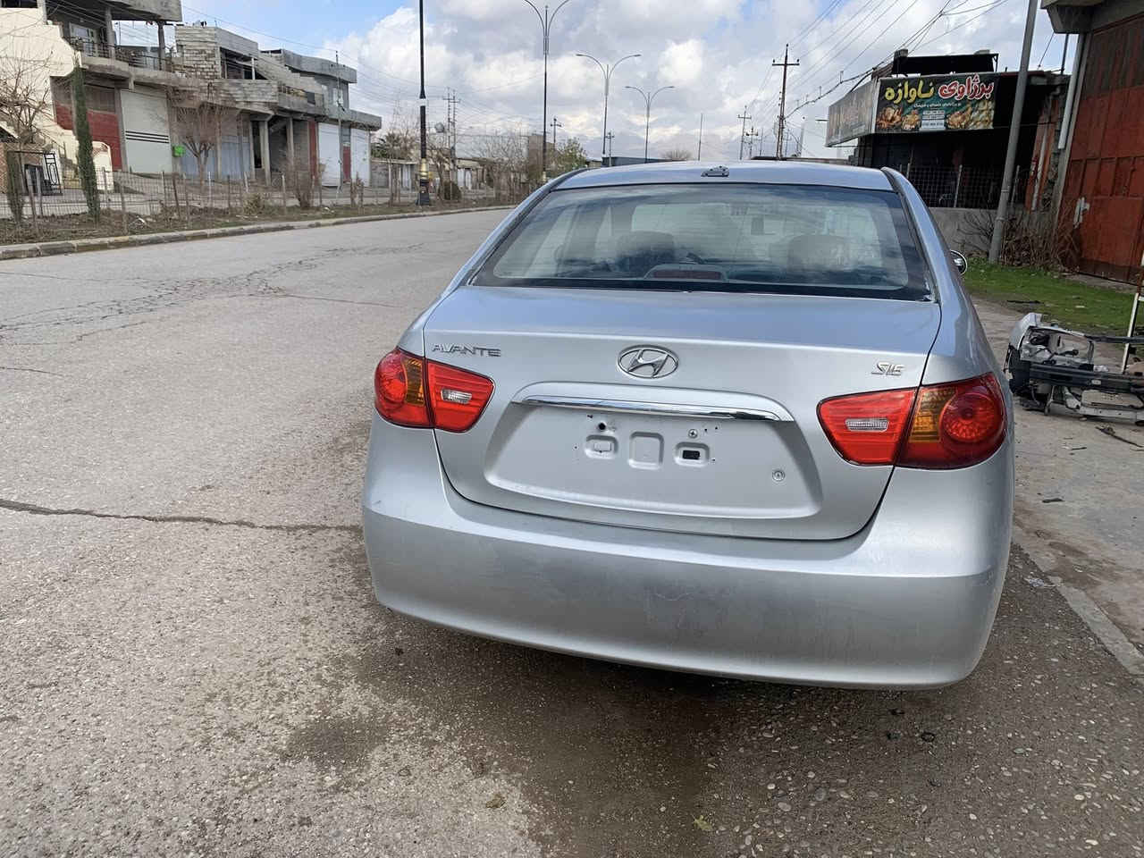 ئاڤانتی ٢٠٠٦ فول مواسفات بەس سڵایتنیە
کوشن جڵدو هیتەرە تەبریت لەمسە سعرى 42 گەڵاو مەجال 
شوێن سەید سادق ژمارەی خاوەنی
0750 106 19 52
