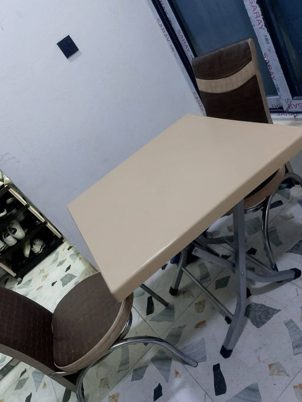 يالله يارزاق سلام عليكم غراض بيت للبيع غرفه نوم 6قطع مستعمل شهر وديوان 7متر تفصال ويه كوشات طبلات وثلاجه 14قدم بلادي ميز طعام ويه كراسي 2 طباخ فريش مستعمل قليل شراي يدخل خاص  مكاني كركوك يوجد لدينا توصيل


**إذا كنت صاحب هذا الإعلان وتريد حذفه لأي سبب، رجاءا أرسل رسالة إلى الدعم الفني**