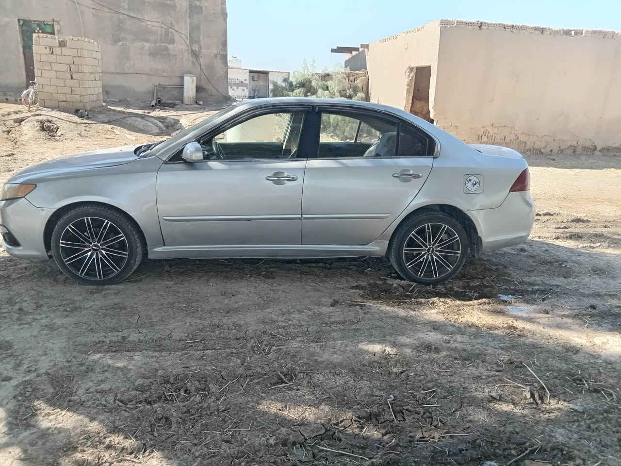 اوبتيمه موديل 2009خليجي محرك 2000دوش رقم بغداد سنويه 2028محرك خير من الله حداديه  زينه بيه ضربه بالصفحة واصله لشاصي تخم تاير كهربائيات كامله سعر 60وبيه مجال مكان السياره بابل رقم الهاتف ***********
