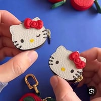 هيلو كيتي • ميدالية • حقيبة صغيرة