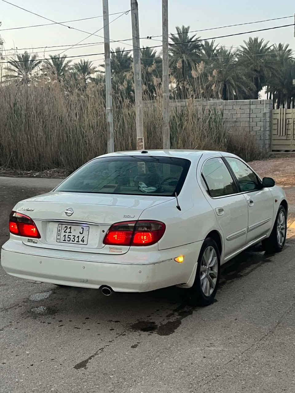 السلام عليكم نيسان مكسيما 2004
رقم سليمانية الدولي بسمي تحويل ثاني يوم سنوية لل30 
بيهة صبغ قطعتين فقط بدون دواخل والباقي مكفول 
كير ومكينه مكفولات مكينة 6 سلندر 
صدر امامي خلفي مكفول 
تبريد تدفئة كلة جديد 
تخم تايرات جديد داخل صحراوي 
السيارة جاهزة من كل النواحي 
السعر 70 وبيهة مجال 
العنوان ديالى بعقوبة خرنابات 
***********
