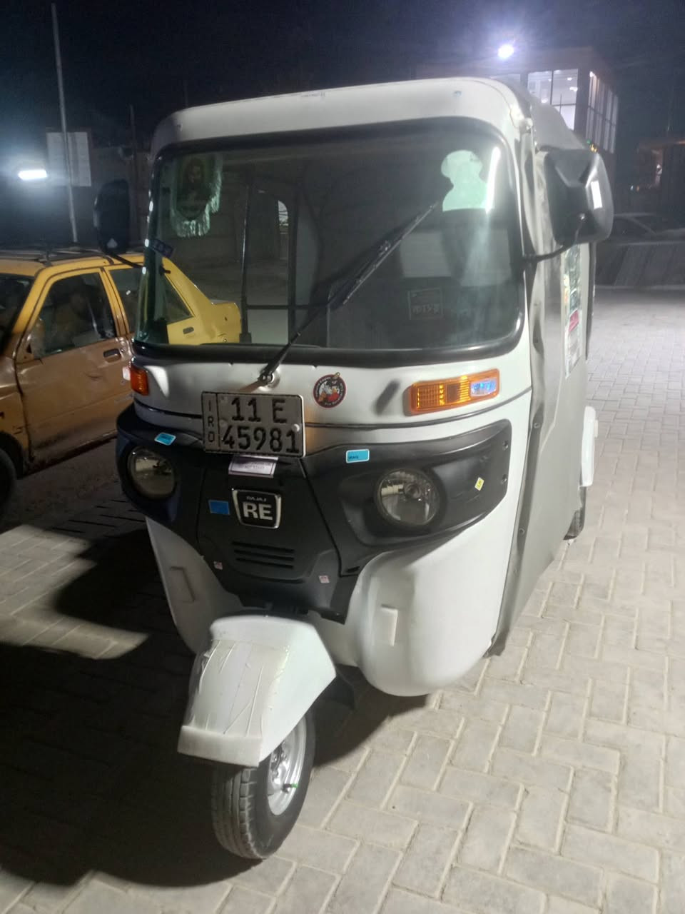 السلام عليكم تكتك للبيع موديل 22شهر 8رقم وسنويه تحويل ثاني يوم العنوان بغداد ***********
