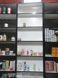 فاترينات عدد ١٤ جديدات استعمال قليل للاستفسار 07712015191