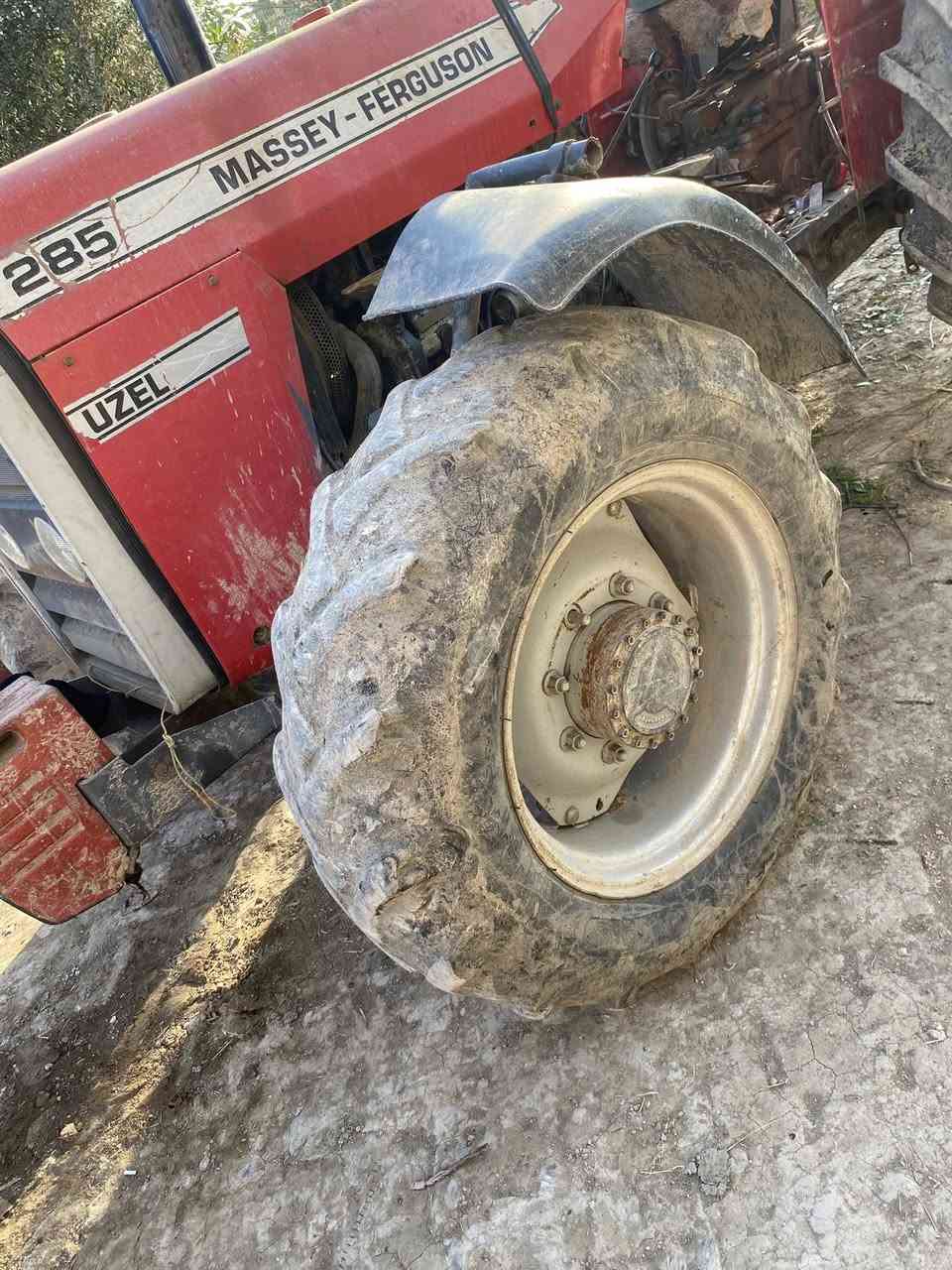 سلام عليكم للبيع تايرات جوبلس حجم ٢٤ يرهم ع نيوهلند حجم ٨٠ والفوركسن دبل مكفولات من الضرب السعر ١٥٠ مكاني بابل محاويل ***********
