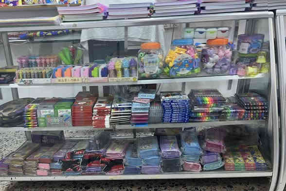 للبيع رفوف خشب ام دي اف
قياس 3 متر و15 سم الطول العمق 30 عدد  4 رف
قياس متر ونص الطول العمق 30 عدد 5 رف 
قياس متر و 20 سم العمق 30 عدد 5 رف 
مع سجه ستيل عدد 12
وحمال ستيل عدد 38 
—————————-
فاترينه طرح جام والمنيوم ثقيل 
قياس عرض متر ونص و ارتفاع متر و عمق 35 
ابيع شلع السعر 300 الف 
العنوان المدائن سلمان باك 
للاستفسار ***********
