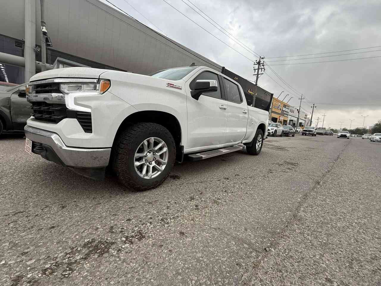 موديل2024
باب خلف السايف مبدل شركة وشويه من البدي والباقي كفاله
Z71

يعرهه305$
مال بيع  
السيااره لوك جديده طگ كرتون
***********
