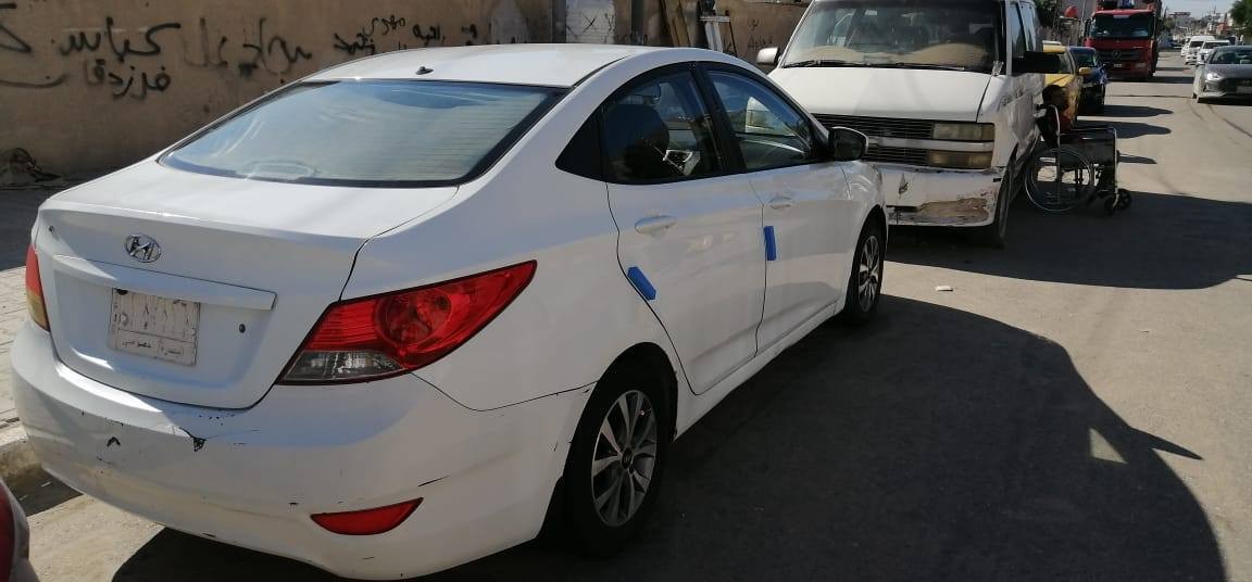 السلام عليكم
سيارة اكسنت 2015
سعر 75 $  بيه مجال
رقم ***********
رقم البصرة سكن بصره
مكينه وكير حداديه جديدة
بيه ظربه بل جاملغ خلفي ايمن وايسر
