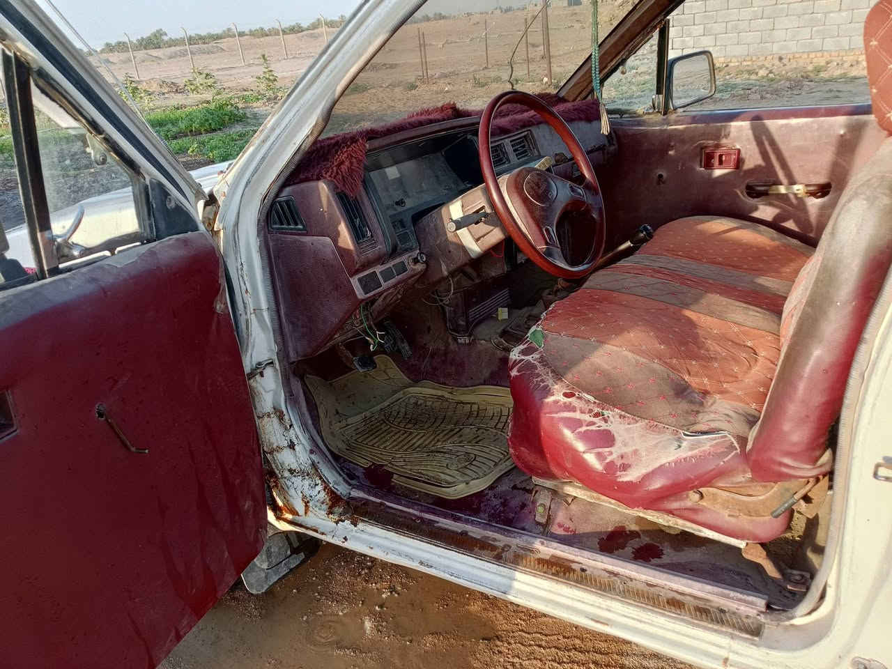 سلام عليكم نيسان 92 بدون راعي بيها سنويه ورقمها مكفولة من جميع النواحي سعر 18وبيها مجال مكان ناصريه قرب جامعة ذي قار مكلف بل نشر رقم صاحب السيارة ***********
