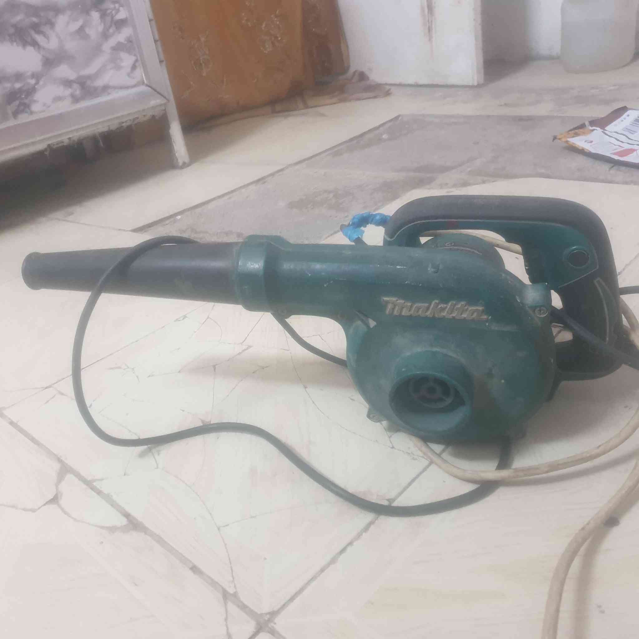 نركيله كبيره جديده مطبوعه انكليزي قمجي اصلي الباكوره جوز الهند مع كافت ملحقاتها منقله زغيره مال فحم ملقط سيبايه كامله ب15وبلور هواء حجم كبير اصلي هواه كلش قوي يشلع صبه قفل ب20مكاني الحسينيه سكلات شارع الشبكه بي واتساب ***********
