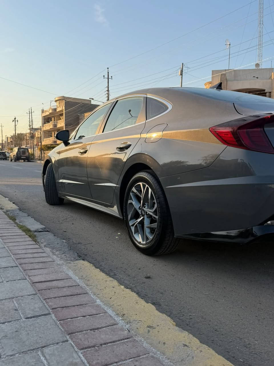 السلام عليكم سوناتا موديل 2023 
رقم بغداد تحويل ثاني يوم بئسمي 
لون سمنتي مكينه 2500 فول بدون 
فتحه جميع صور الحادث مرفقه بالمنشور 
العنوان بغداد ***********
