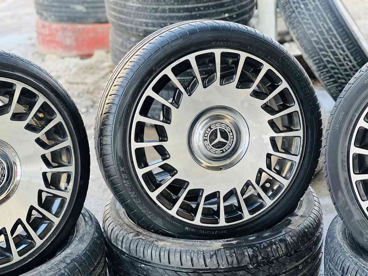 ویلی مایباخ بۆ فرۆشتو گۆڕینەوە درزوو تەقیوی نییە شکاوی نییە .
***********
***********.
سەیسایەق
