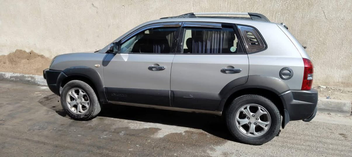 سيارة Tucson(توسان) 2009 محرك 4V وارد خليجي اوتماتيك سيارة بحاله جيدة كما مبين بالصور  اقتصاديه جداً..داخل نضيف شاشة كامره تبريد ممتاز 💨❄️

السعر 110$قفل

السيارة موجوده بالفلوجة بأسمي شرط التحويل

للأستفسار اتصال على ارقام تاليه :-***********
***********
