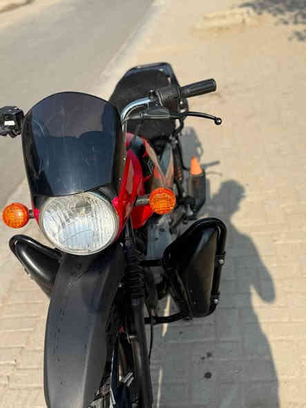 سلام عليكم بوكسر موديل 22 شكل 23 مرقه رقم نجف الاشرف سنويه بدون لوحات تحويل شوكت ميعجبك كامله مكمله بدون اي نقص بيه ضربه زغيره بلتانكي محرك مفتوح وخير من الله كهربائيات سلف هندر كله شغال بدون لحيم لا دواسات ولا شي فقط الدوسه الوره تحتاج لحيم وملحمته كلج وتايرات امامي خلفي جديد قبل يومين شديتهن جانت متروكه دشبول كله شغال ماشيه تقريبا 25 الف بيه لايت زنون ودرع جيوب والدراجه نضافته كدامكم سعره 1700 وبيه مجال عنواني دوره حي اسيا وهذه رقمي *********** بي واتساب
