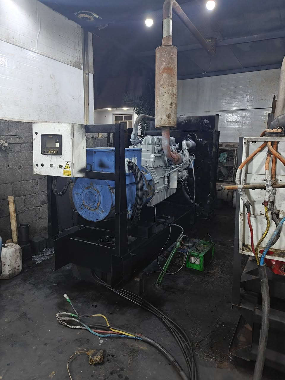 السلام عليكم 
للبيع او مراوس بتوليد 350 كيفي 
مولدات ثنين سكانيا بومه 95 ستندر كهربائيات
تواليد 220 و250 
وحده تجفيت جديد بعد بس البم وسحك 
والثانيه على الحمل 
راديترات سعر الوحده 45 وبيها مجال مستعجل على البيع كربلاء


**إذا كنت صاحب هذا الإعلان وتريد حذفه لأي سبب، رجاءا أرسل رسالة إلى الدعم الفني**