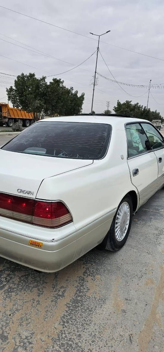 السلام عليكم راس الثور للبيع موديل 2001 مداور ثاني يوم  فول فتحه كشنات كهربائيات تحكم استرين  رقم بغداد انكليزي عندي وصل الرقم او وصل السنويه انته تاخذ انكليزي مني  مكفوله من الكص او نقل الجثه مكينه او كير بل جيس تخم تاير جديد  مكينتها فيشه او بطل اسود بيها شلعه اشك الكاع   تبريد ثلج غرفه جديده دشبول جديد حداديه نص عمر بيها ضربه بل جاملغ الخلفي فقط السعر ب ٩٠  او بيها مجال  قليل بيع فقط  العنوان نجف كوفه قرب معمل الببسي  رقم التلفون *********** ( السياره احله من الصوره)
