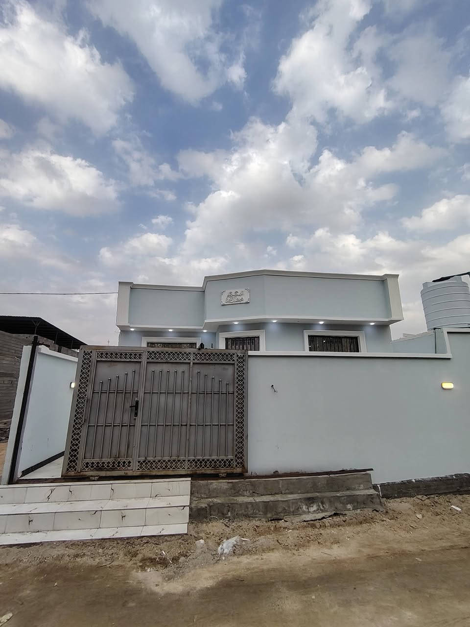 ياالله اسعد الله اوقاتكم بكل خير احبتي
يتوفر دار سكن ٢٠٠ متر
غرفتين منام ودوانيه وصاله ومطبخ
وصحيات داخليه وخارجيه وكراج
بيت جديد محد ساكن بيه
طابو صرف زراعي المالك عراقي سند 25
منطقة غنيه عن التعريف من ناحية الخدمات والموقع
العنوان البصره ابي الخصيب محيله طريق الوسطي
وكاله ونسخه من طابو ومكاتبه
السعر المطلوب ٩٨ مليون
للاستفسار اكثر اتصل ***********
