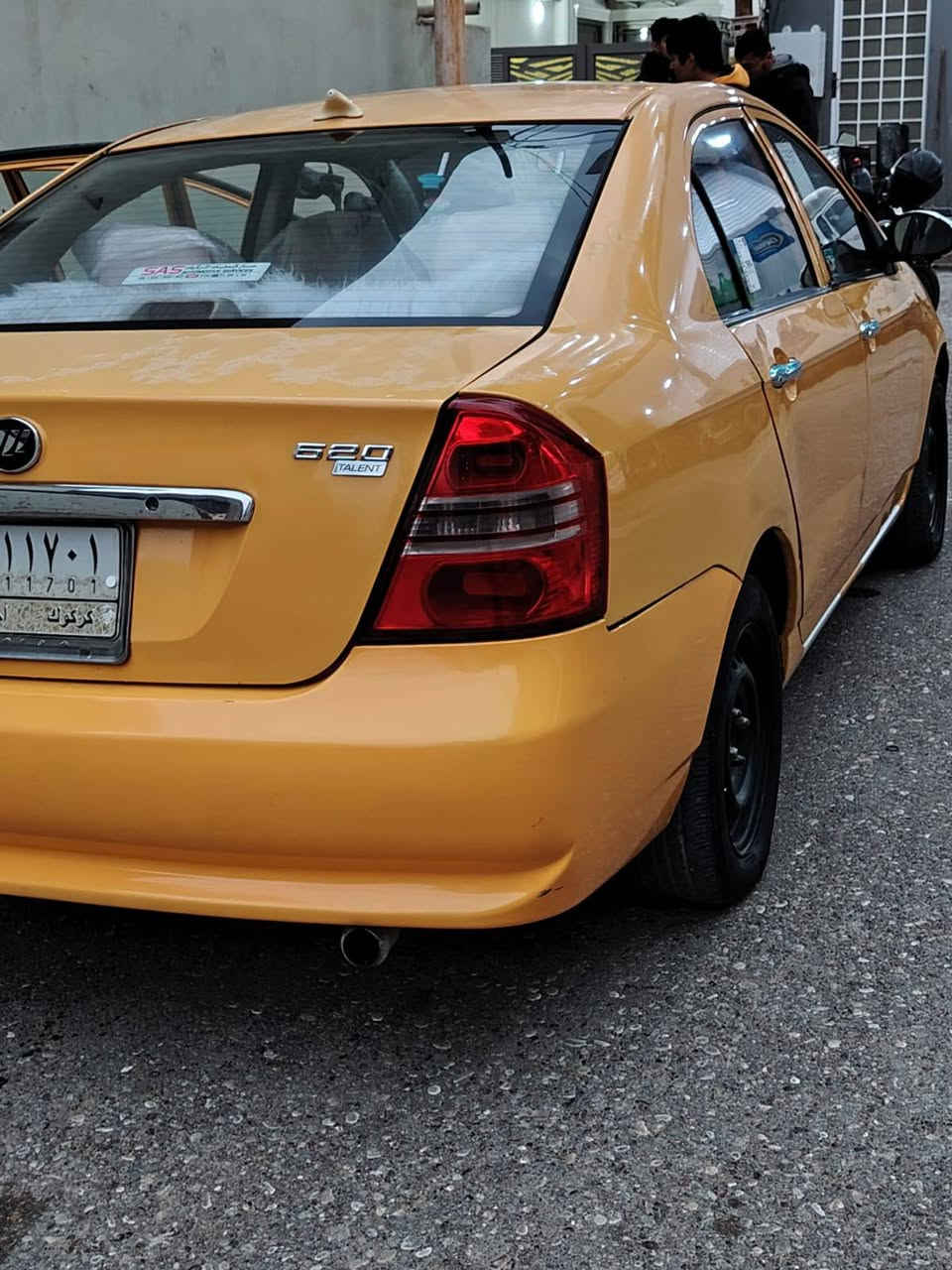 سلام عليكم ليفان 620 للبيع 
محرك كورلا 1600 كير بلاد 
لا صبغ لا معجون ولا تعديل ولا تبديل
 بيها نواقص قليله تحتاج كارت مال كهربائيات + كير ال نمره ال رابعه من انطيها ما ترجع 
سنويه ساقطه من 2017 راعيها موجود وفقط تحويل يحول مكانه حي النداء
 سياره محرك بشرط فقط كير الرابع ما يرجع والباقي كله بشرط
 مكانها واحد حزيران 
سعر 32 بي مجال بسيط 
+ الغرمات وال نقابه كلها عليه
***********
