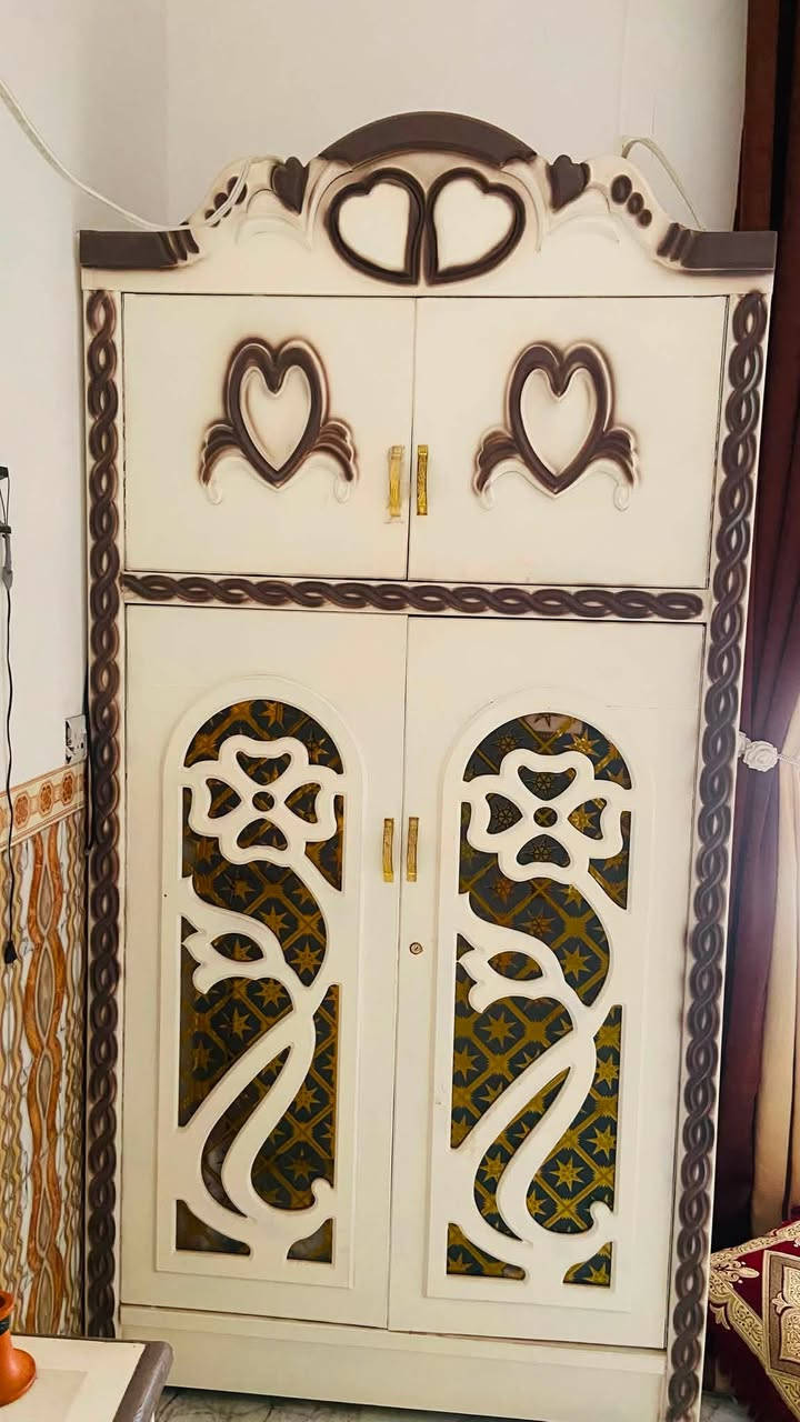 غرفه شغل عراقي نضيفه سعر 700 الحيدرية***********
