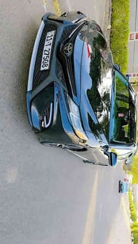 للبيع كامري ٢٠١٩ وارد امريكي كلين  لون اسود موصفات se المعروفة  رقم بغ...