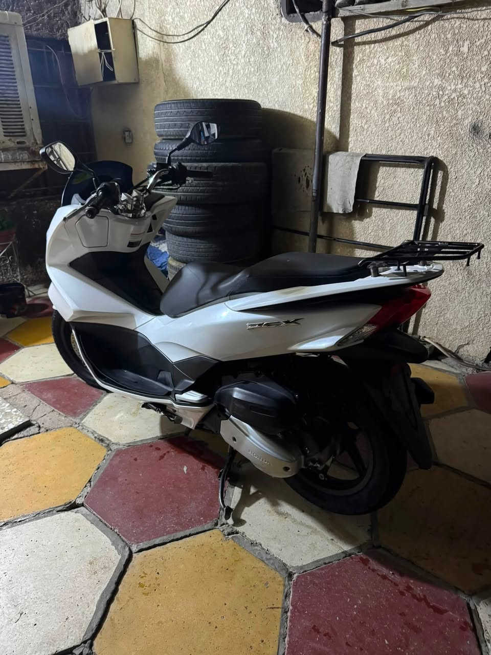سلام عليكم Pcx جيل ثاني موديل 2018 بحالت وكاله ماشيه 19 الف. وصل رمبه قبل شهرين من نازله سويجات 2. Jf ياباني  حساس زدحام حساس ستان كلهه شغال تتعب تكول جديده  مكاني بلديات ***********
