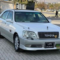 تويوتا كراون • ٢٠٠٣ • أبيض لؤلؤي