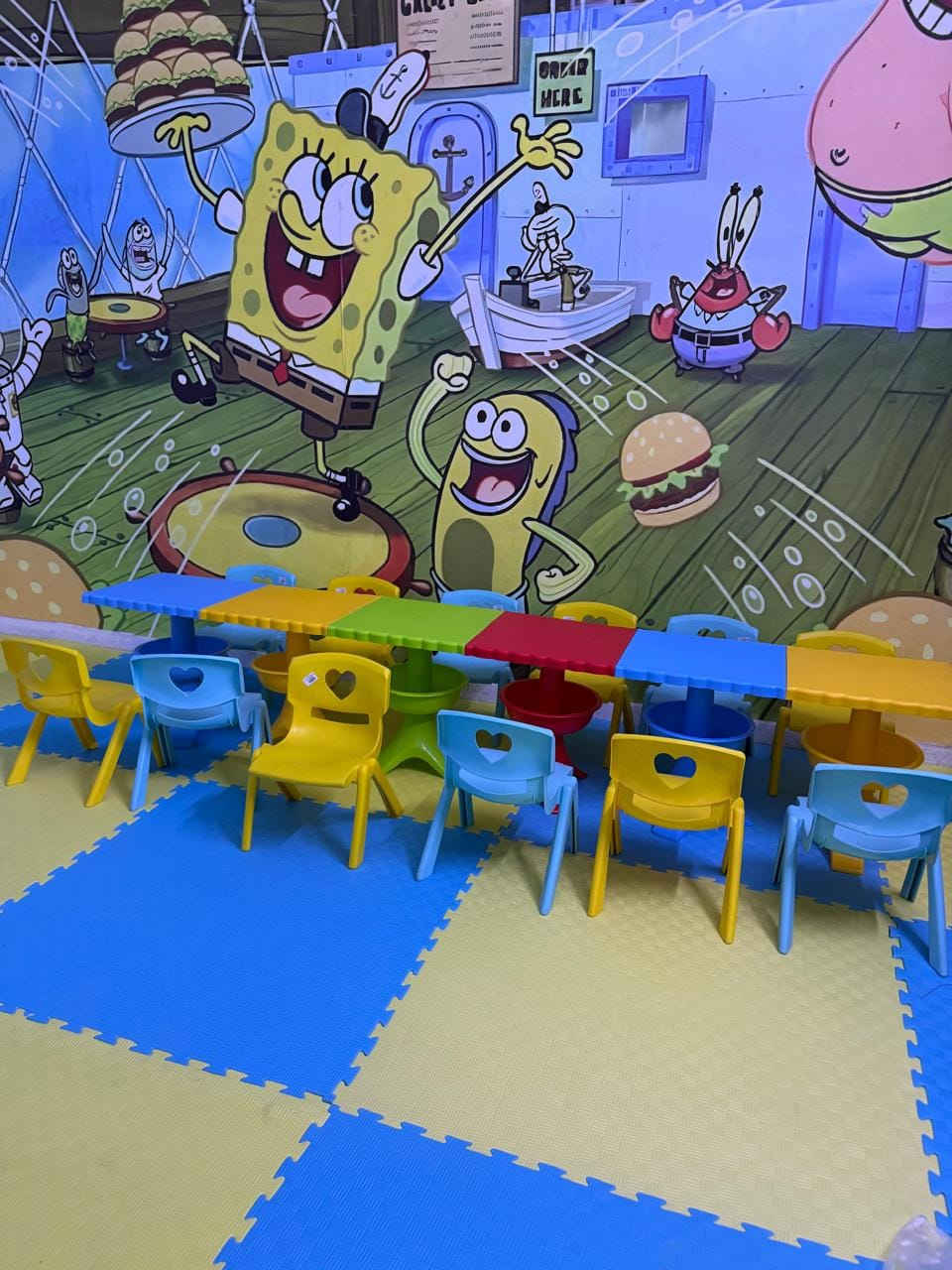 روضة وحضانة دادو
تعليم تفاعلي ومهارات : نطور الإبداع
والتفكير عبر الأنشطة المبتكرة واللعب
الهادف
تأسيس لغة إنكليزية متينة : منهج متطور
منذ السنوات الأولى لتأسيس لغوي قوي فعاليات ومرافق ترفيهية : ساحات العاب
داخلية وخارجية مجهزة بالكامل للمرح والأمان نشطة لاصفية متنوعة : برامج فنية , رياضية
رعاية ومتابعة شاملة : تغذية صحية متوازنة ودعم نفسي وسلوكي متخصص
بيئة امنة ونظيفة : مرافق مجهزة بأعلى معايير
السلامة والنظافة
شفافية دائمة : خطة ربط ومتابعة مباشرة مع الأهل لمتابعة تقدم الطفل خطوة بخطوة
سارعوا بالتسجيل ! المقاعد محدودة.

للاستفسار الاتصال
***********
