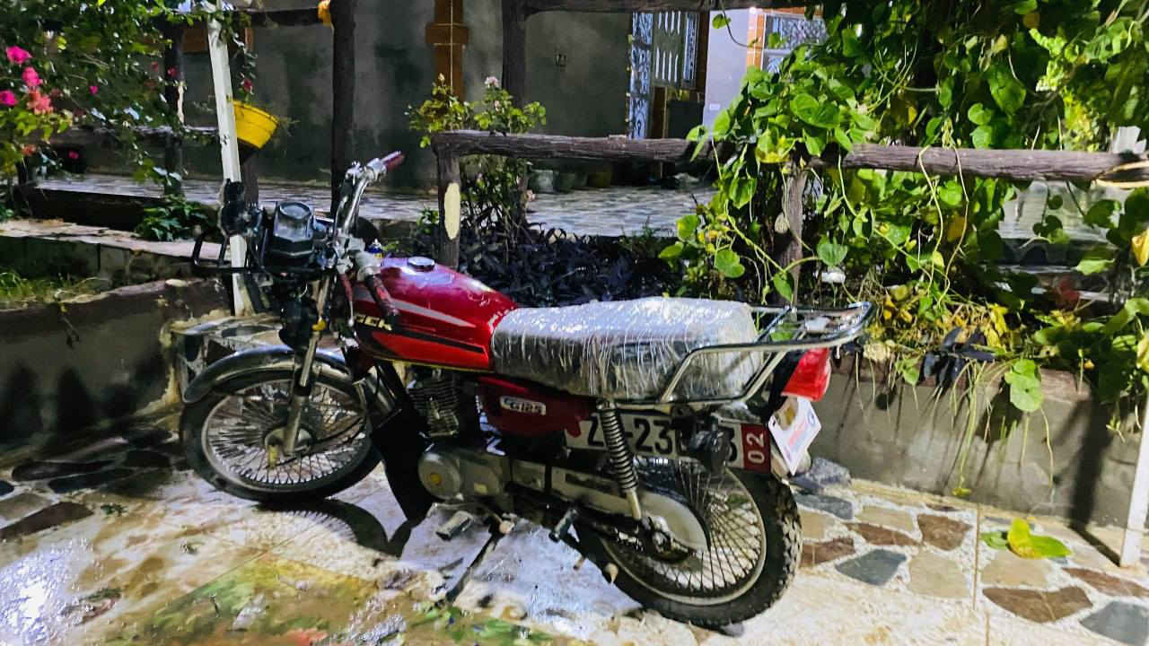 السلام عليكم
تايكر للبيع محدث22
محرك مفتوح
كهربائيات شغالة نشاط فول 
لا صرف ولا بخار 
السعر400وبي مجال
للاستفسار خاص او الاتصال 
***********
