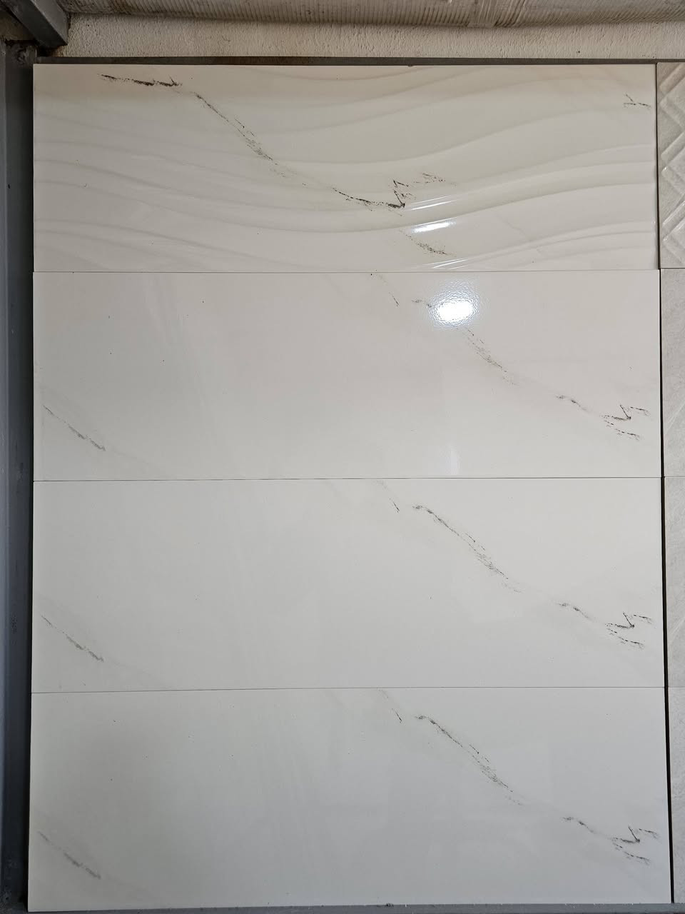 سيراميك جداري جوكر للصالات والمطابخ والصحيات قياس (30*60 / 30*90) (عجينة بيضاء) 🤍🤍 عدالة 100% 💪💪

متوفر لدى #معرض_المصطفى_للسيراميك 

***********
*********** 

العنوان : واسط الزبيدية - شارع الحي الصناعي - معرض المصطفى للسيراميك
