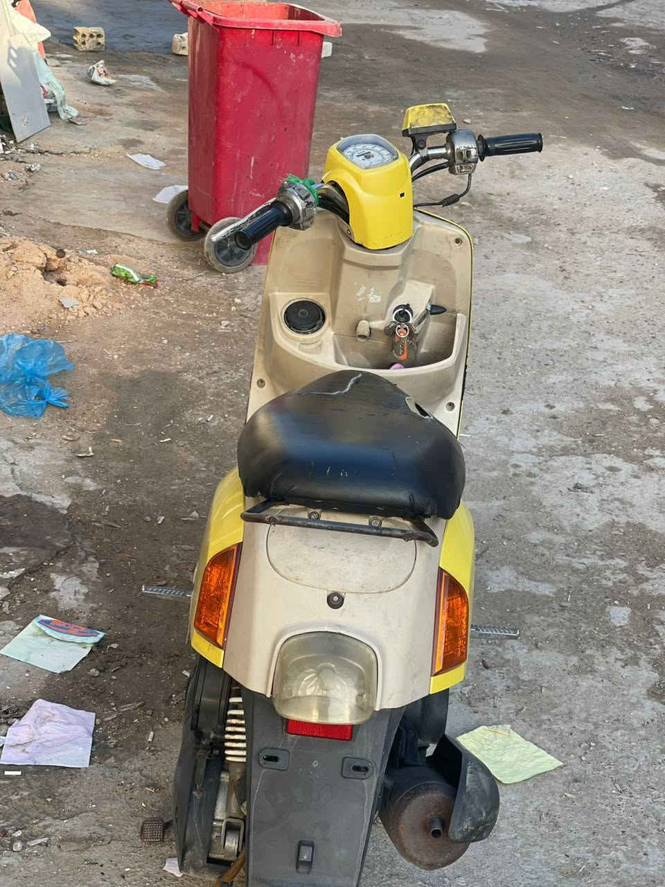 دراجه بوليس مكينه بجيس بس شويه شخوط بلكفرات رايده 750 دراجه بلاديه وكله مختمه مكان بغداد الشعب وشراي يخابر مكلف بنشره ***********
