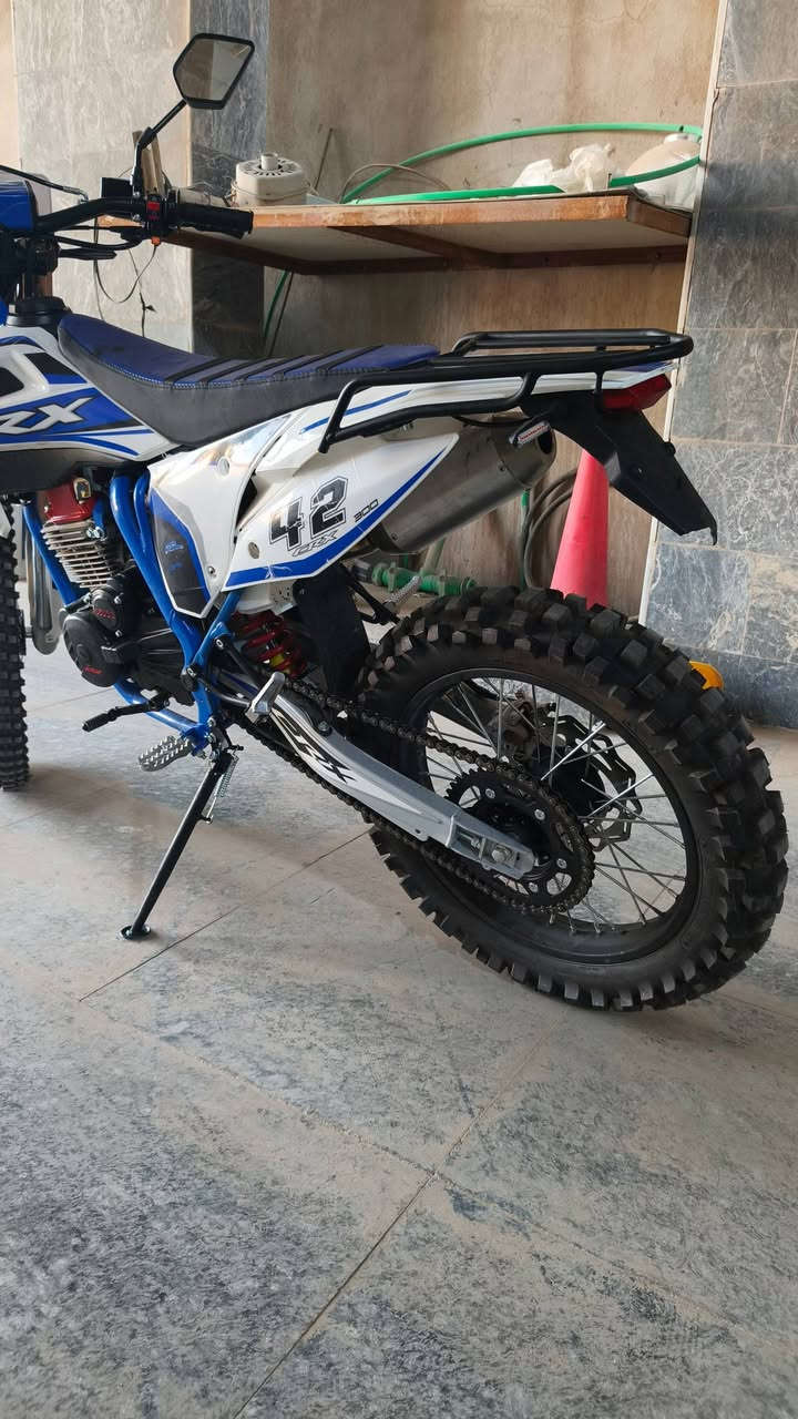 مكاني #بصره درجه قفاز محرك 350cc اربع ولفات بعدهي زيرو ماماشيه صالها يومين من كملت شدها بيها ورقه وحده فقط مال الوكيل 
اليصره5ميل سعرها 1900ولتساب واتصال ***********

