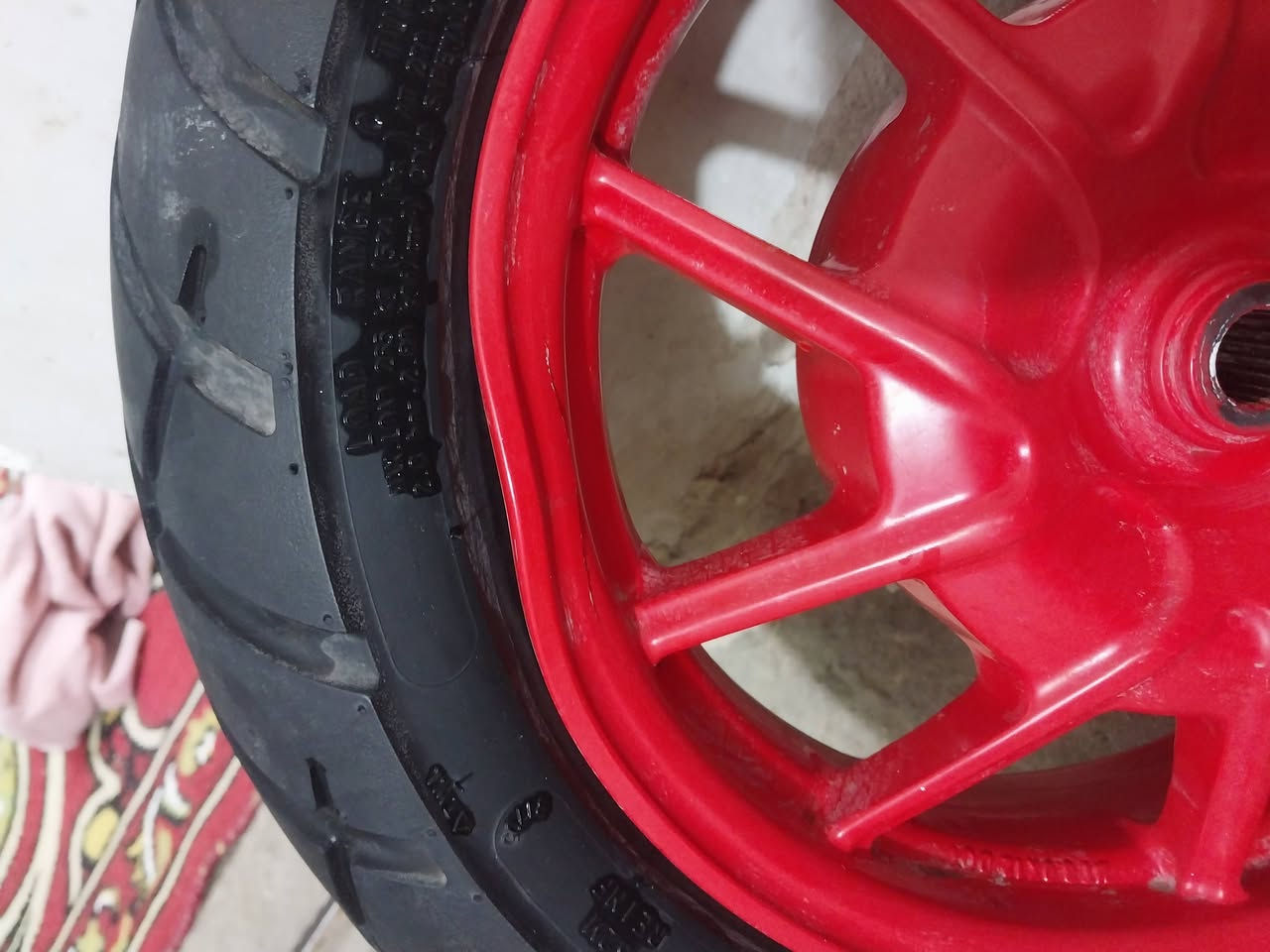 سلام عليكم اخوان للبيع وياله مال جبلي كلشي موضه بلصوره سعر ٣٢٥ هنه وتايرات مكاني بغداد الشعله هاتف ***********
