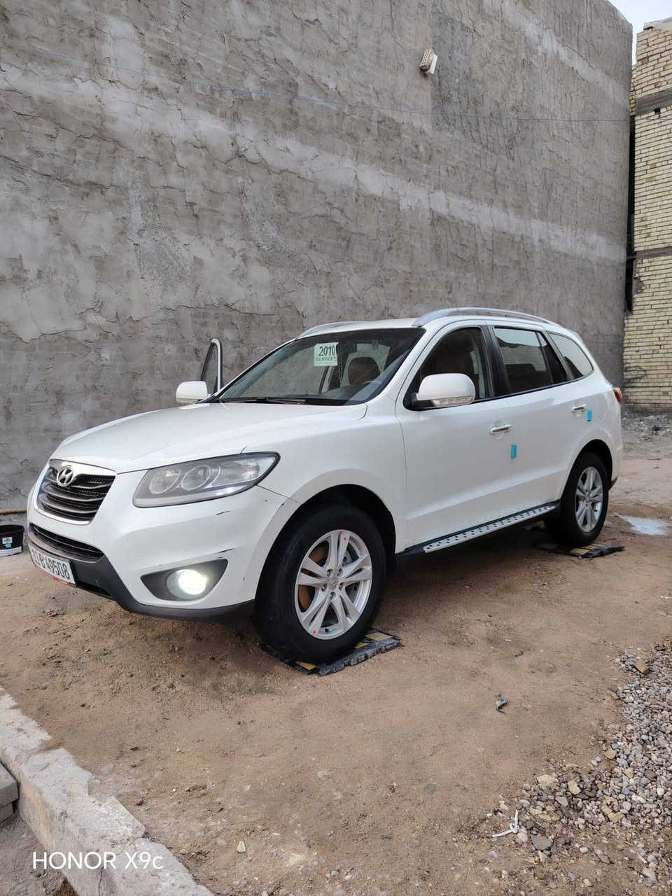 السلام عليكم سنتافيا 2010 خليجي للبيع فقط مواصفاتها فتحه شاشه كبيره كشنات جلد 7 راكب تبريد 3 قطع أشاير بلمري مكينه 6 سلندر السياره جاهزه مكينه وكير وحداديه وتخم تاير وتبريد كله جديد مابيه قطره صبغ بس بيها طخات بصفحه العبري وطخه بلجنطه الباقي كفاله من كلشي السعر143 وبيها مجال / مكاني بغداد الدوره للستفسار ‭***********
